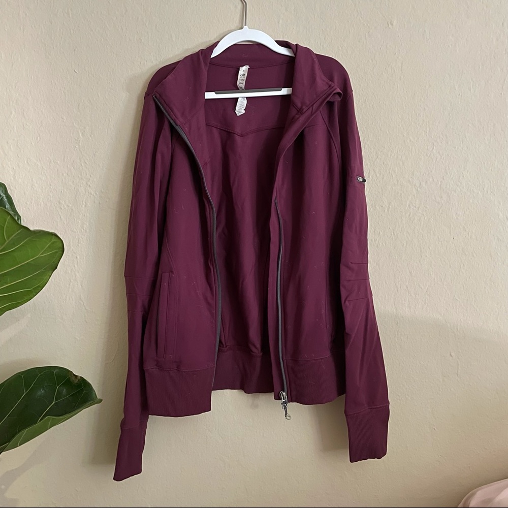 Alo yoga magenta zip up jacket